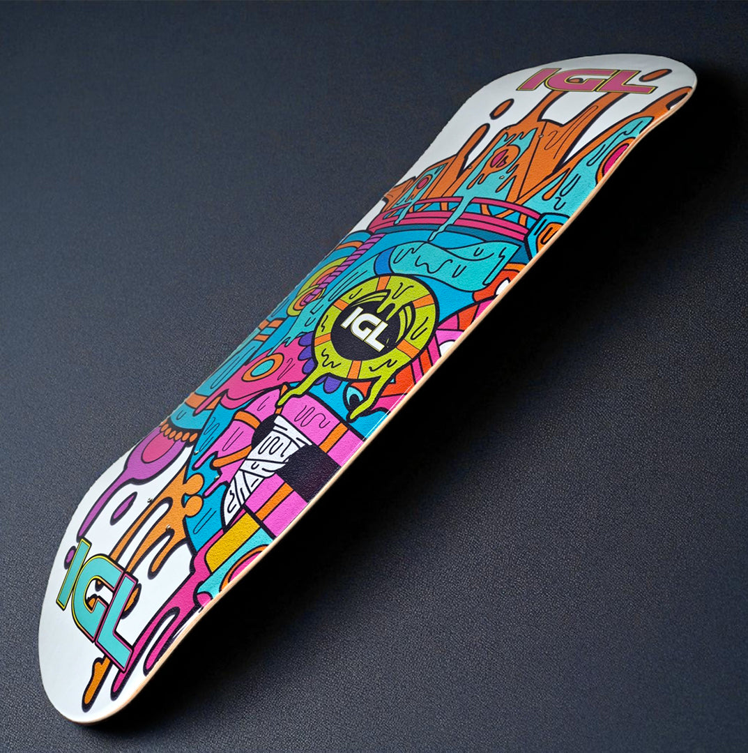 tabla de skate chilena vista de perfil con diseño de colores marca gl