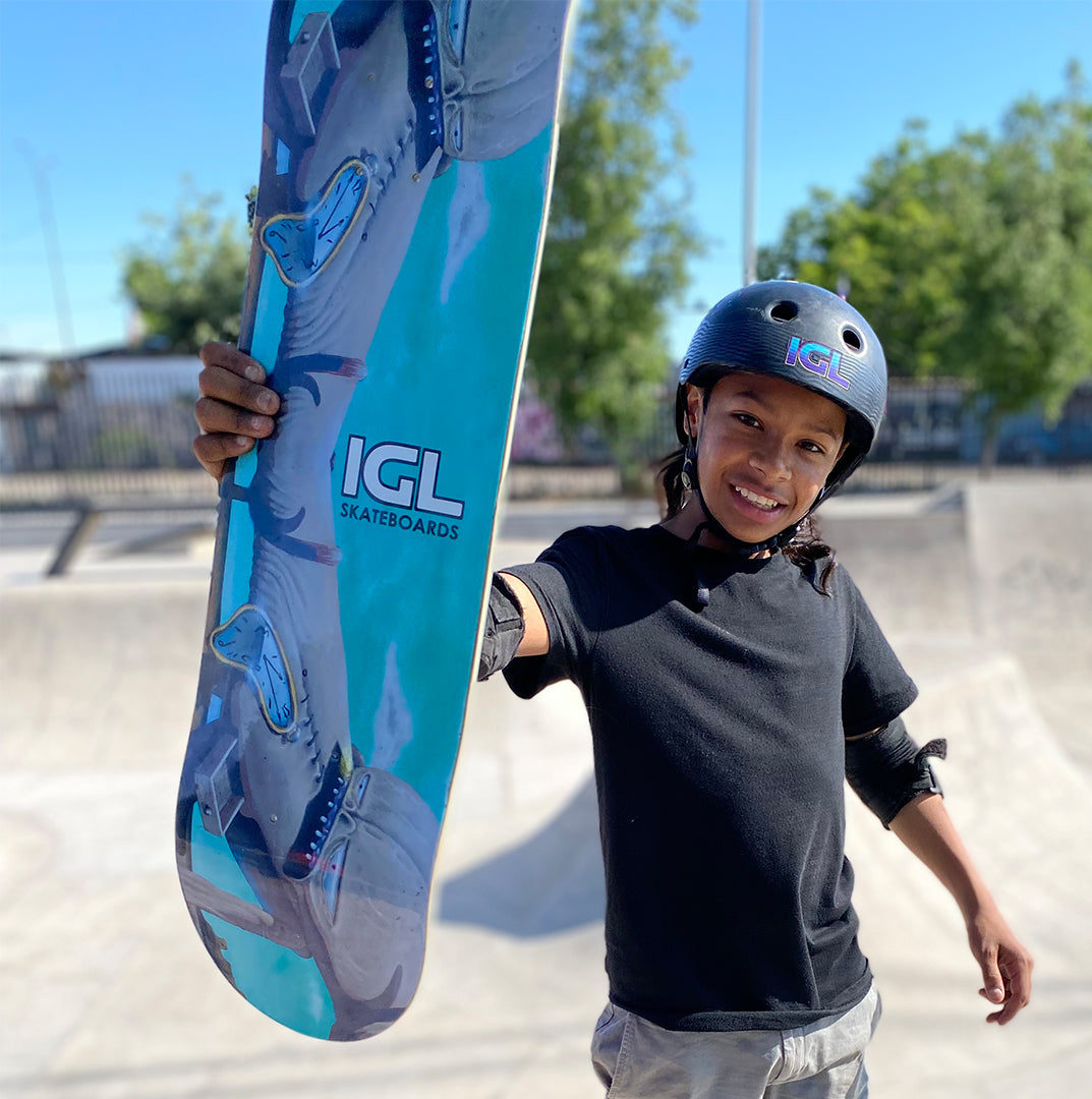Tabla de skate modelo surreal marca igl color verde claro
