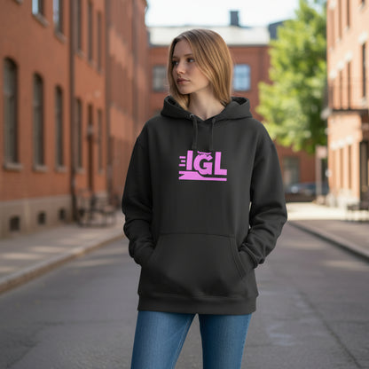 Usando poleron negro igl logo morado en la calle