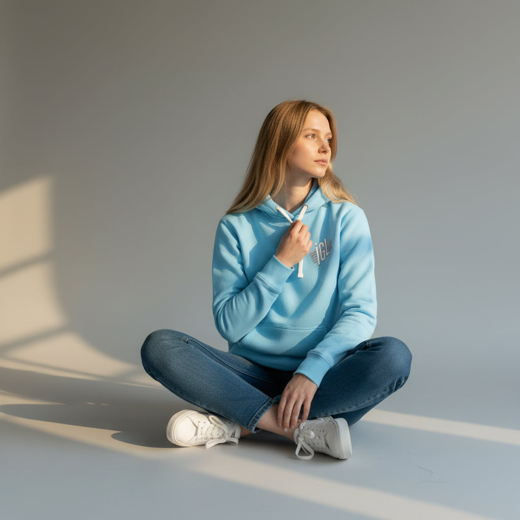 Sesion de fotos con hoodie celeste de skate igl