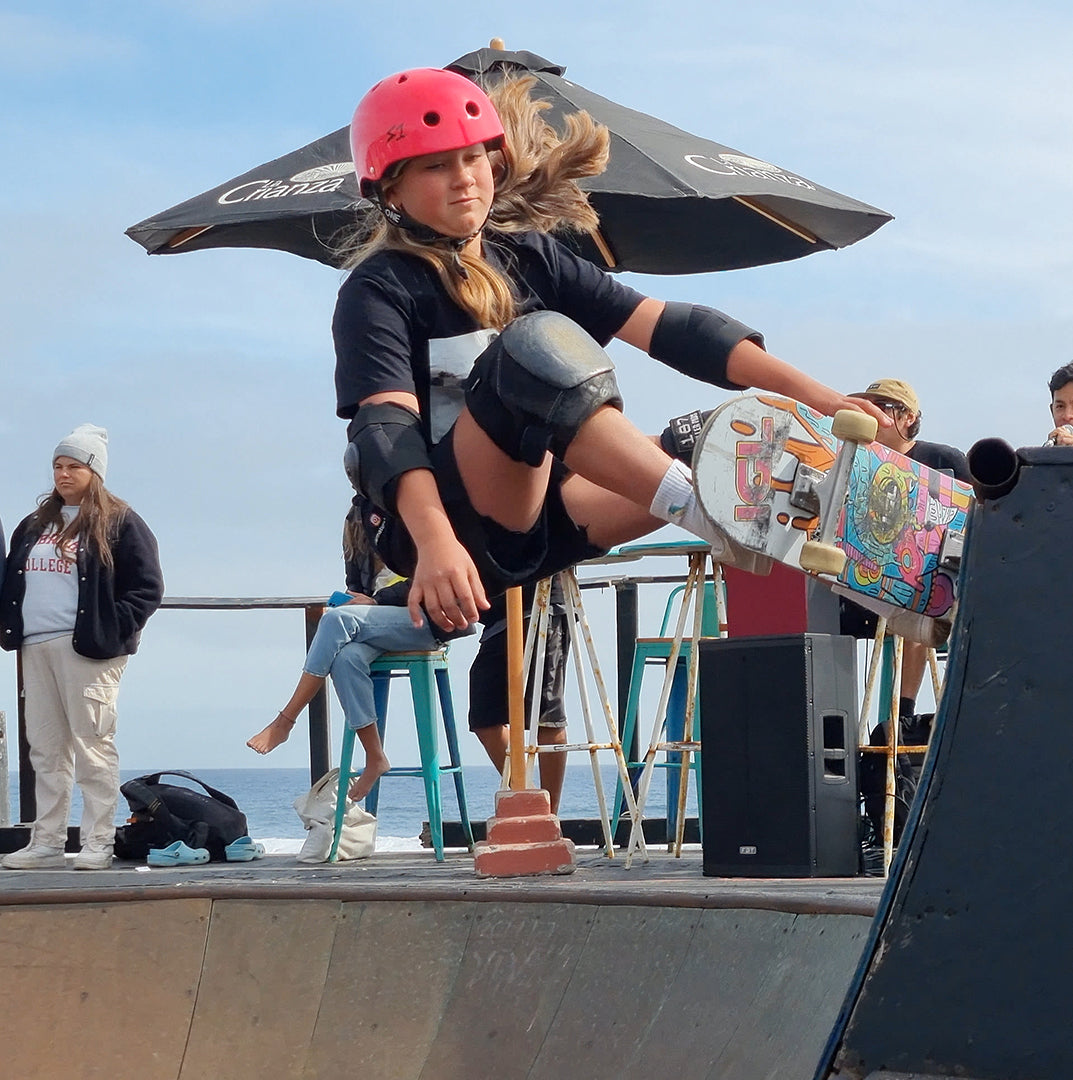 Tabla de skate modelo azteca en el bowl