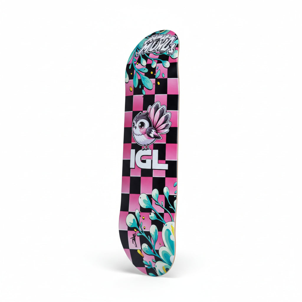 Tabla de skate con cuadrados rosados y negros modelo pro