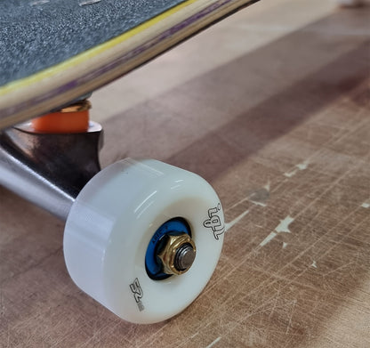 Skateboard Completo con trucks rodamientos ruedas lija y pernos